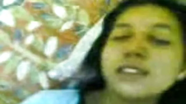 Adanawant de 19 ans porno privé direct pour être mannequin