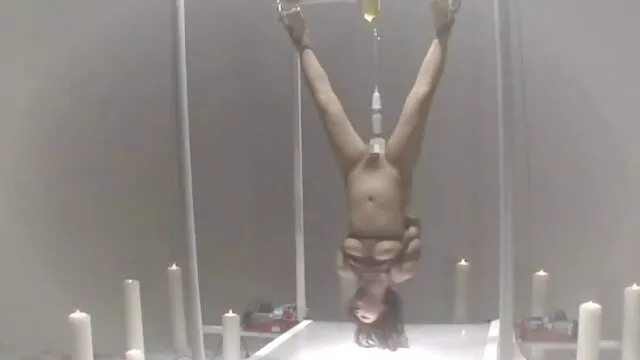 Un porno le bon coin mec blanc baise une salope noire (chambre d'hôtel)