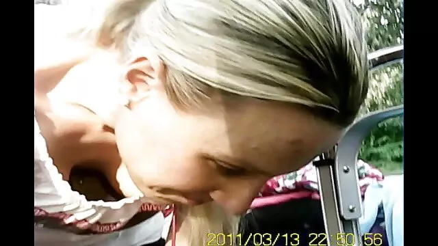 Hot Babe se fait défoncer la gorge ... videos gratuites xxx