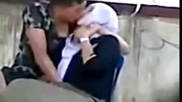 Taquila au cul épais se fait film amateur porno gratuit baiser