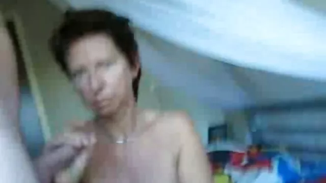 Fille se fait baiser pendant une fête film érotique xxx